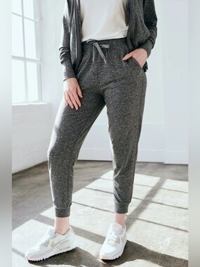 Quince Flowknit Mid Rise Joggers in Heathered Grey Lightweight Stretch Size S
